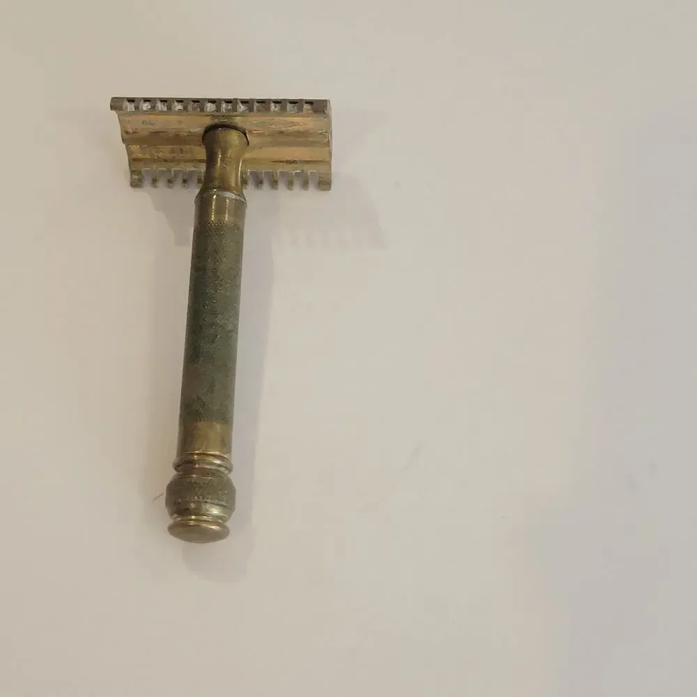 Antique Gillette Safety Razor gold tone  Made in USA pat date jan 13, 1920